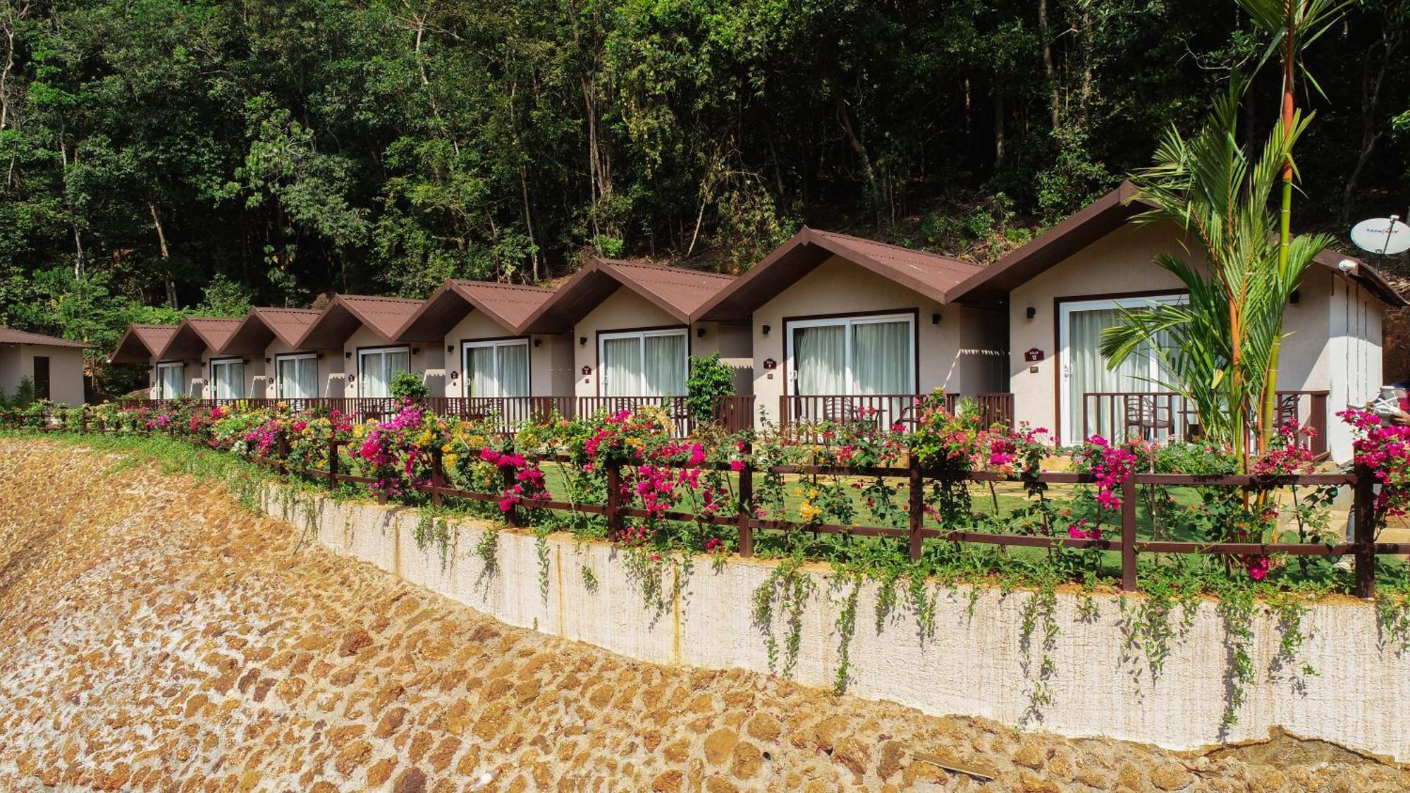 Stone Wood Premier Gokarna Hotel Gokarna  Exterior photo